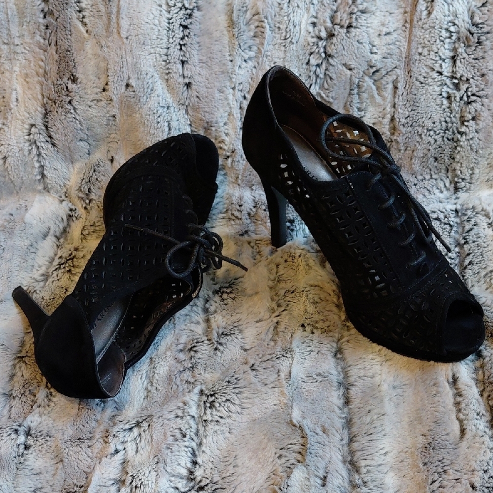 A. Marinelli Black Heels Sleek Design